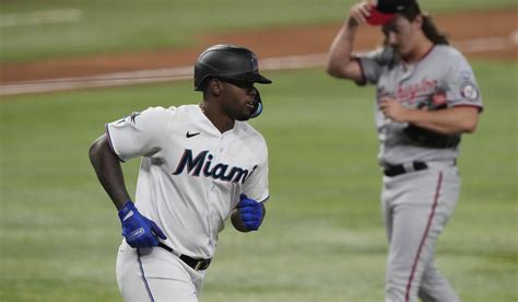 Soler’s 2-run HR with 2 out in 9th rallies Marlins to 5-4 win over Nationals